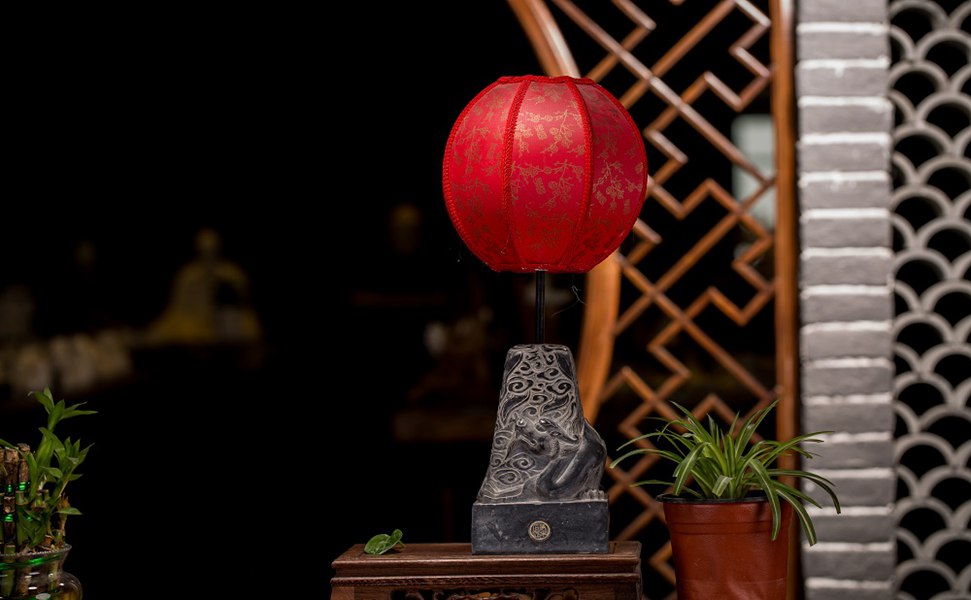 設計感十足的青龍臺燈，讓你的居室充滿藝術范